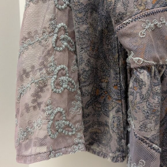 Gimmicks by BKE Mixed Media Bohemian Blouse - Picture 9 of 11